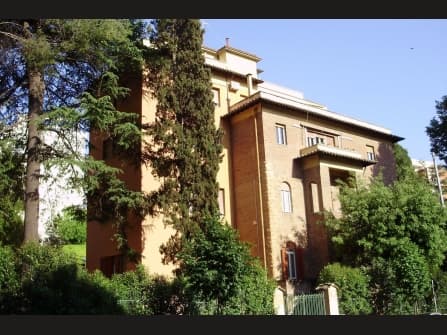 Роскошный дом на продажу в Риме
